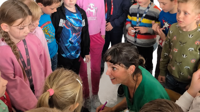 Literární program pro žáky 1. stupně kbelské ZŠ: Setkání se spisovatelkou Terezou Moc Watkins. 